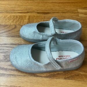 Cienta Silver Mary Janes